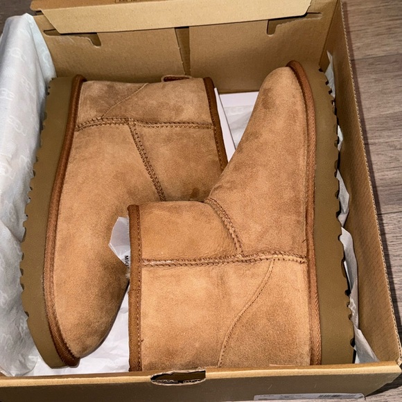 Chestnut Uggs Women’s Size 9 - Picture 5 of 7